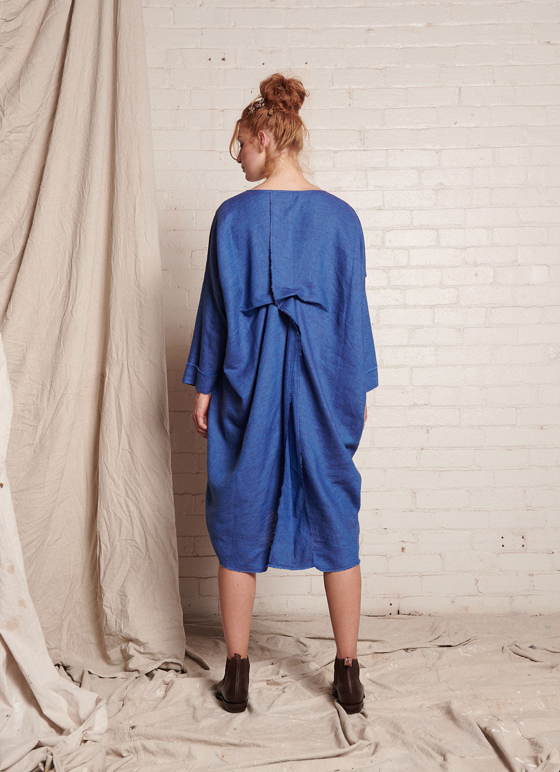 A blue, one size, easy fit pure European linen dress with ruched back detailing