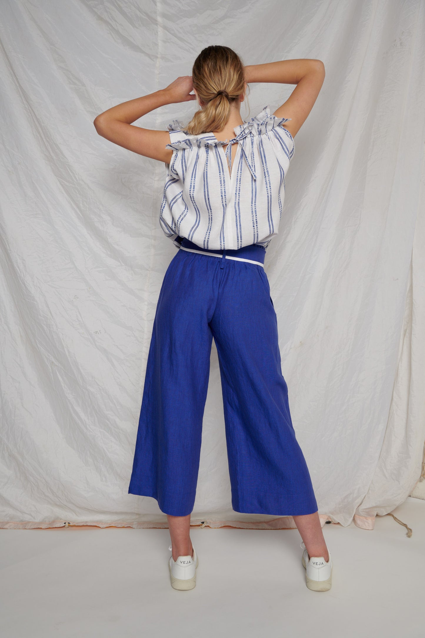 Contrast Belted Mata Crop Pant Blue